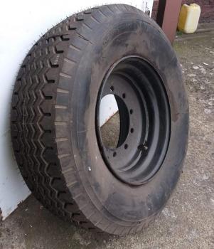 1x Komplettrad 22.5 R15 18PR auf Felge 11.75 22.5 ET0