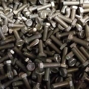 200 Stück Sechskantschrauben M6 x 18 mm - eloxiert - DIN933