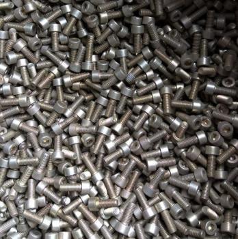 100 Stück Zylinderschraube  Innensechskantschraube M6 x 16 mm - eloxiert